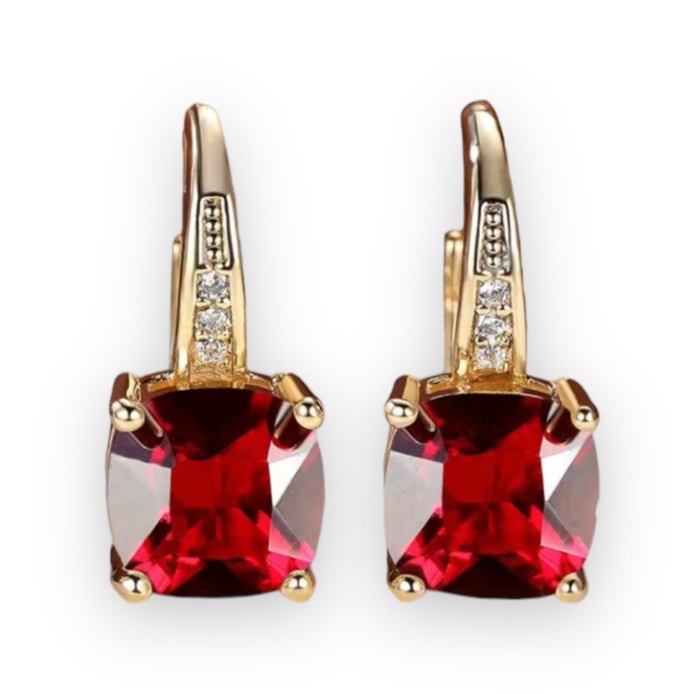 New Womans 7.00 ct Garnet .38 ct White Sapphire 14kt Yellow Gold Drop Earrings